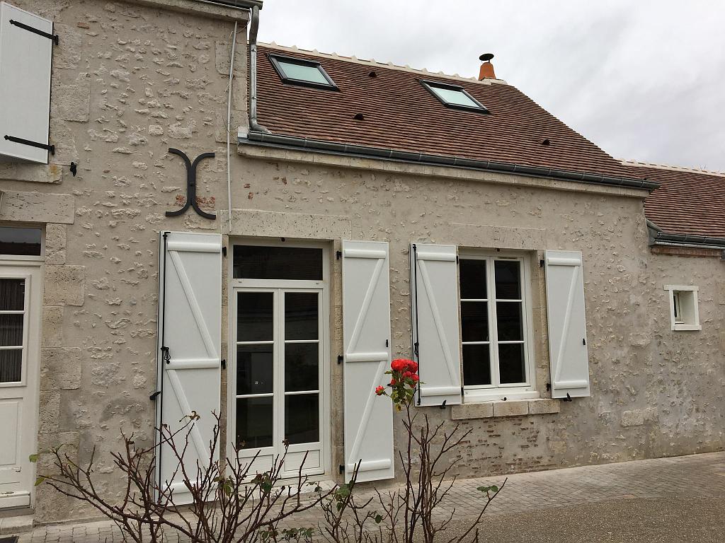 La façade prend couleur.